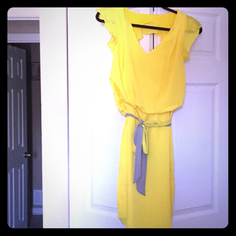 Yellow above knee dress with key hole back